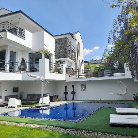 Private Family Villa بوداورس المظهر الخارجي الصورة