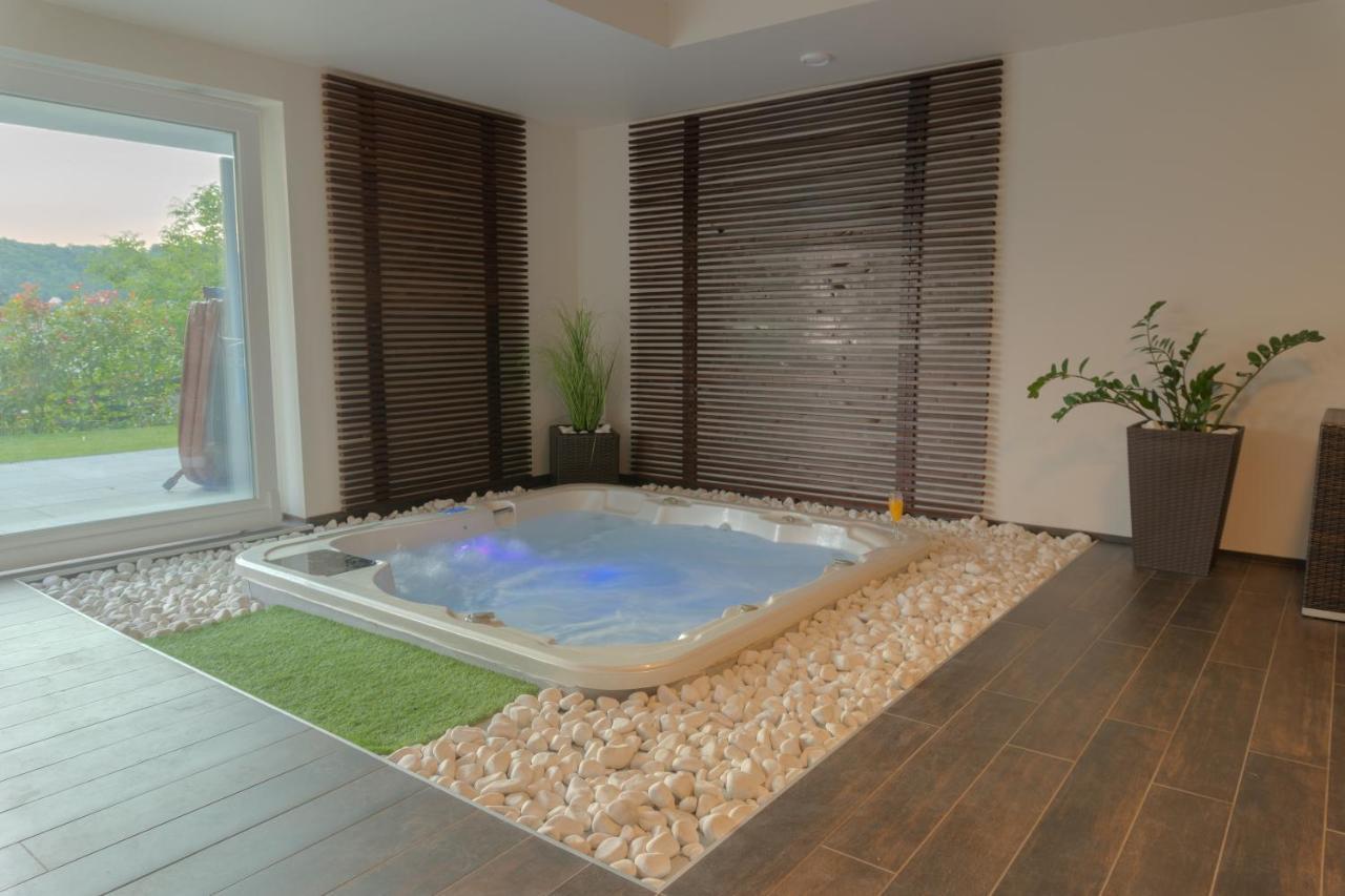 Private Family Villa بوداورس المظهر الخارجي الصورة