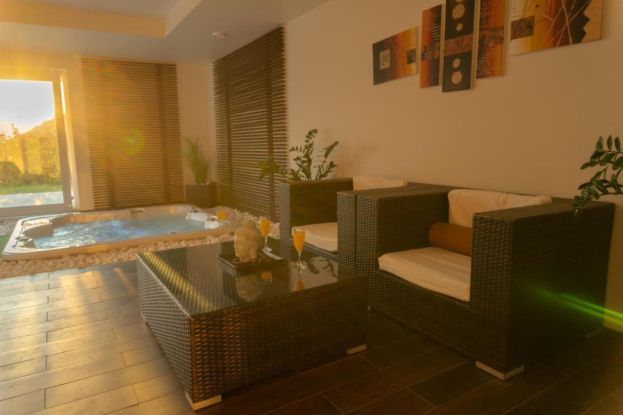 Private Family Villa بوداورس المظهر الخارجي الصورة