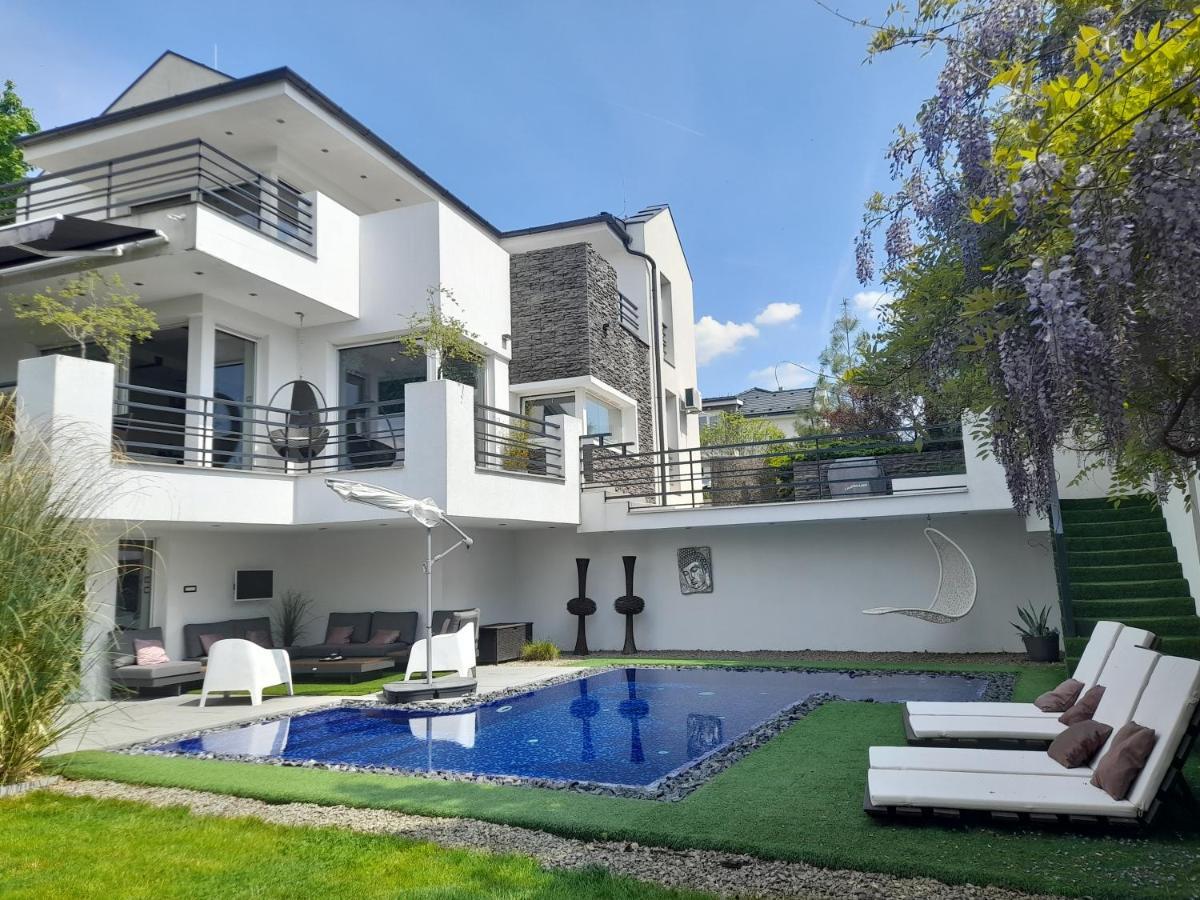 Private Family Villa بوداورس المظهر الخارجي الصورة