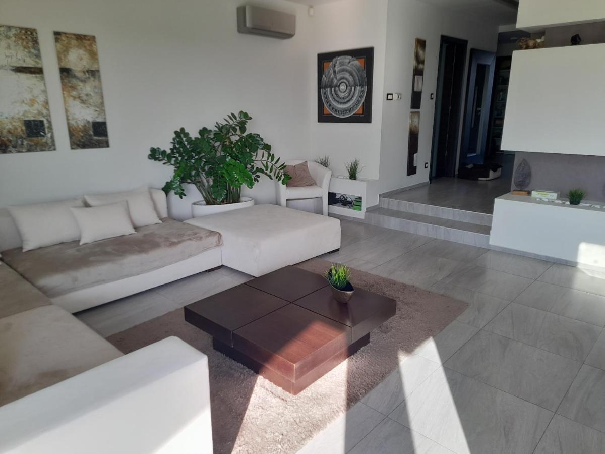 Private Family Villa بوداورس المظهر الخارجي الصورة
