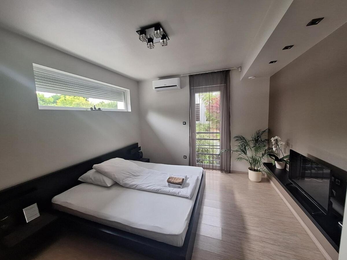 Private Family Villa بوداورس المظهر الخارجي الصورة